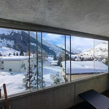Top Modernes Apartment Im Herzen Von Andermatt Balkon & Bergblick Buitenkant foto
