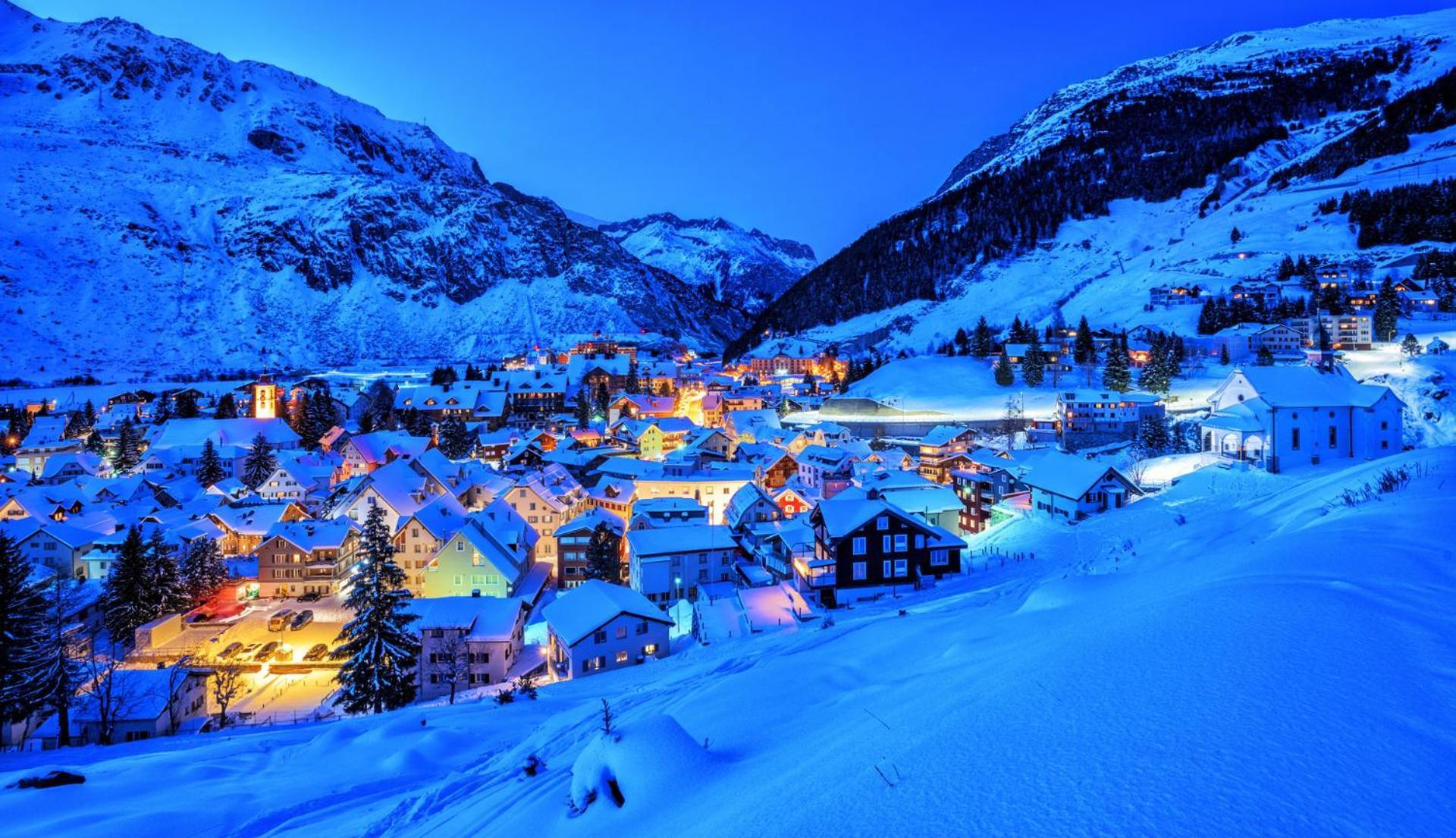 Top Modernes Apartment Im Herzen Von Andermatt Balkon & Bergblick Buitenkant foto